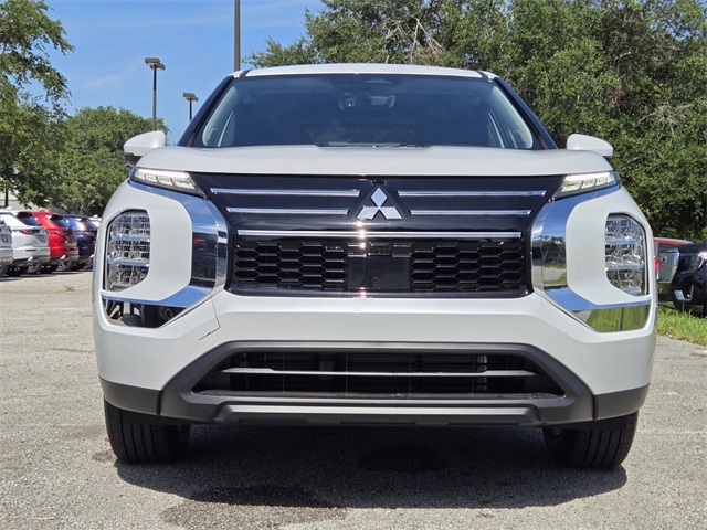 2025 Mitsubishi Outlander ES photo 2