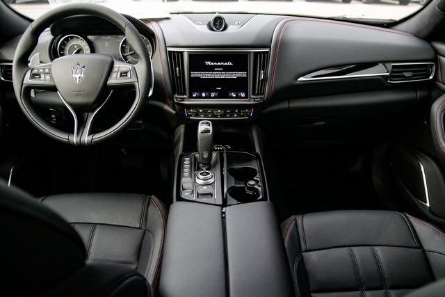 2024 Maserati Levante GT photo 17