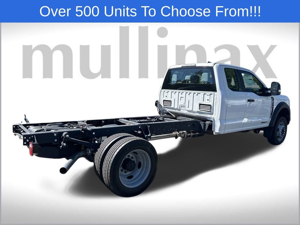 2025 Ford F-550 photo 3