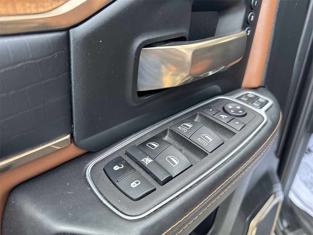 2023 Ram 3500 Laramie Longhorn photo 19