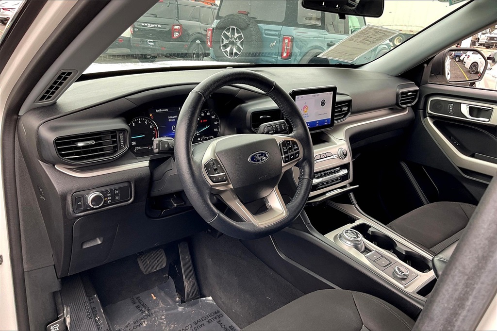 2022 Ford Explorer XLT photo 11