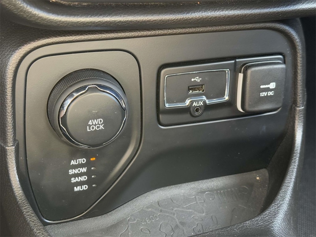 2017 Jeep Renegade Sport photo 27