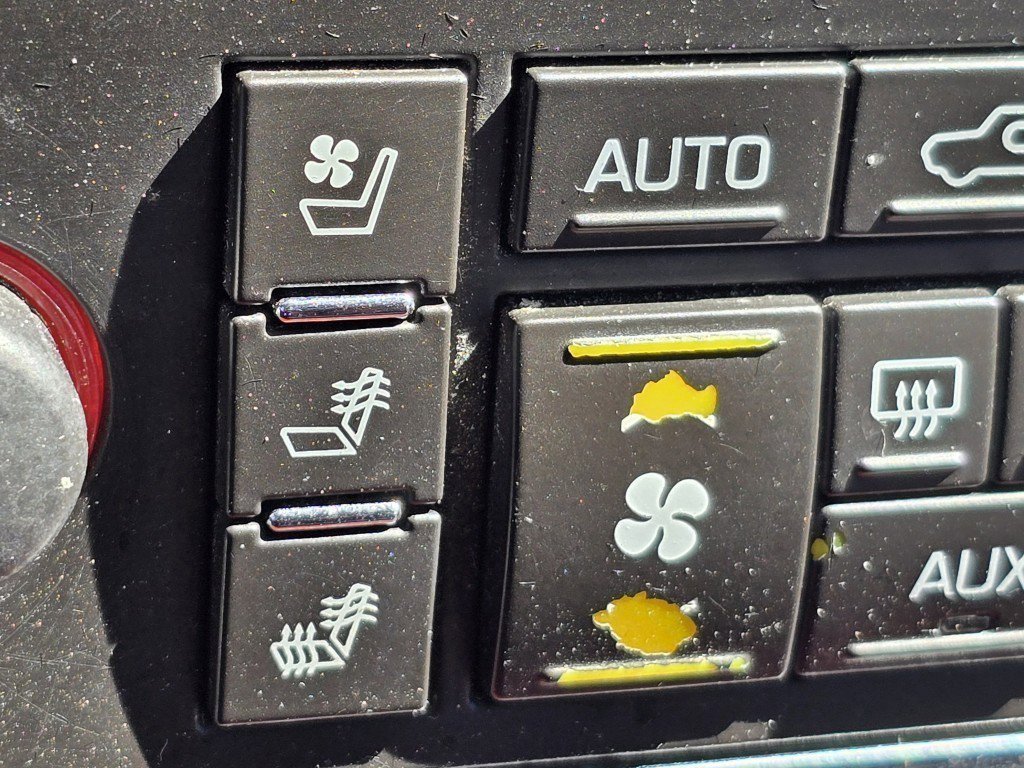 2007 Cadillac Escalade Base photo 6