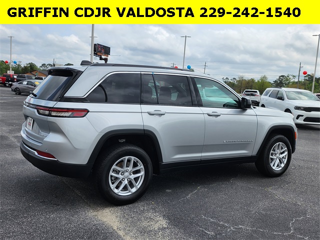 2025 Jeep Grand Cherokee Laredo X photo 4