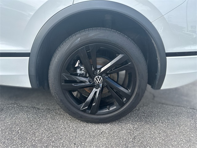 2023 Volkswagen Tiguan SE R-Line Black photo 8