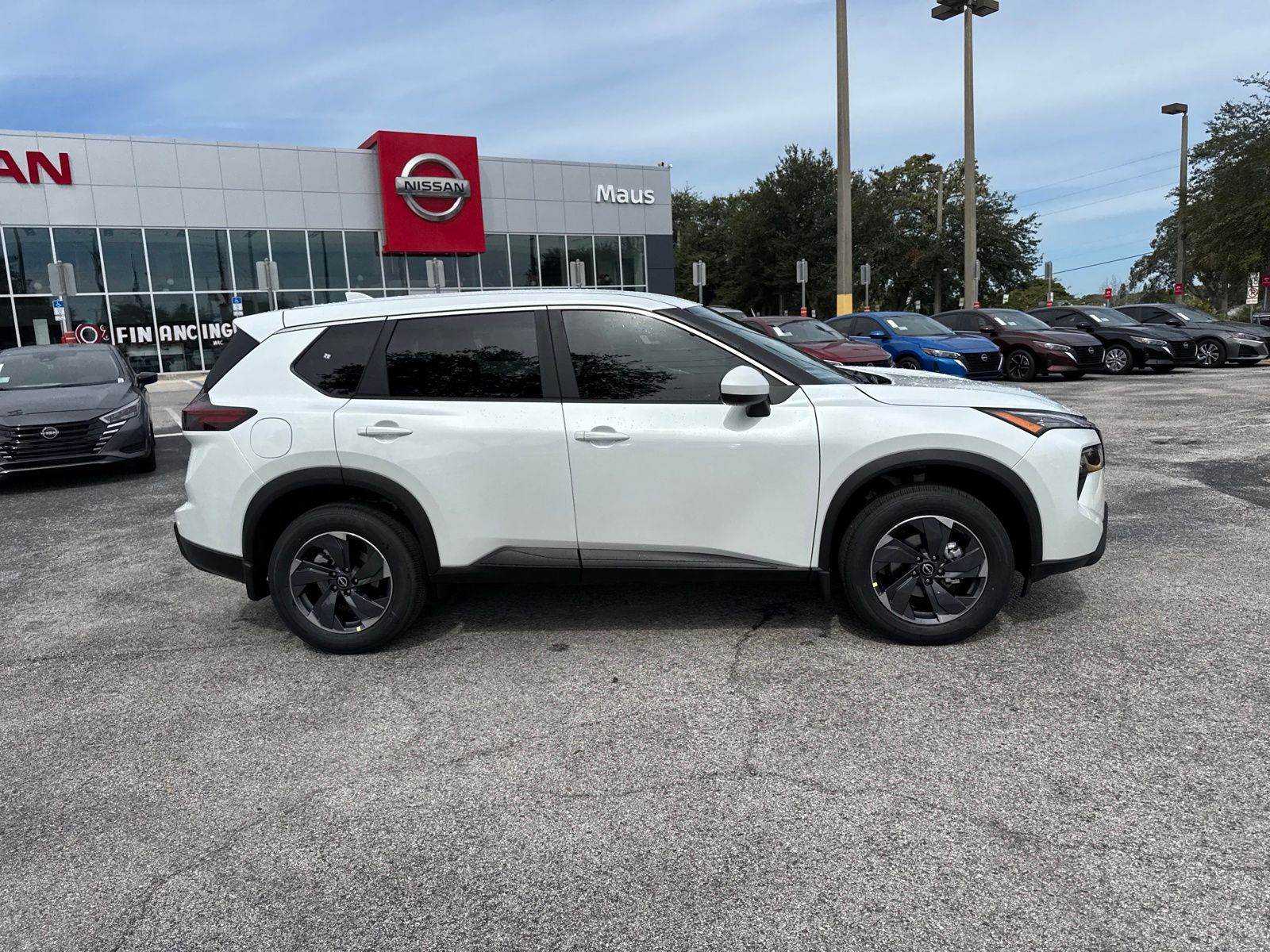 2026 Nissan Rogue SV photo 4
