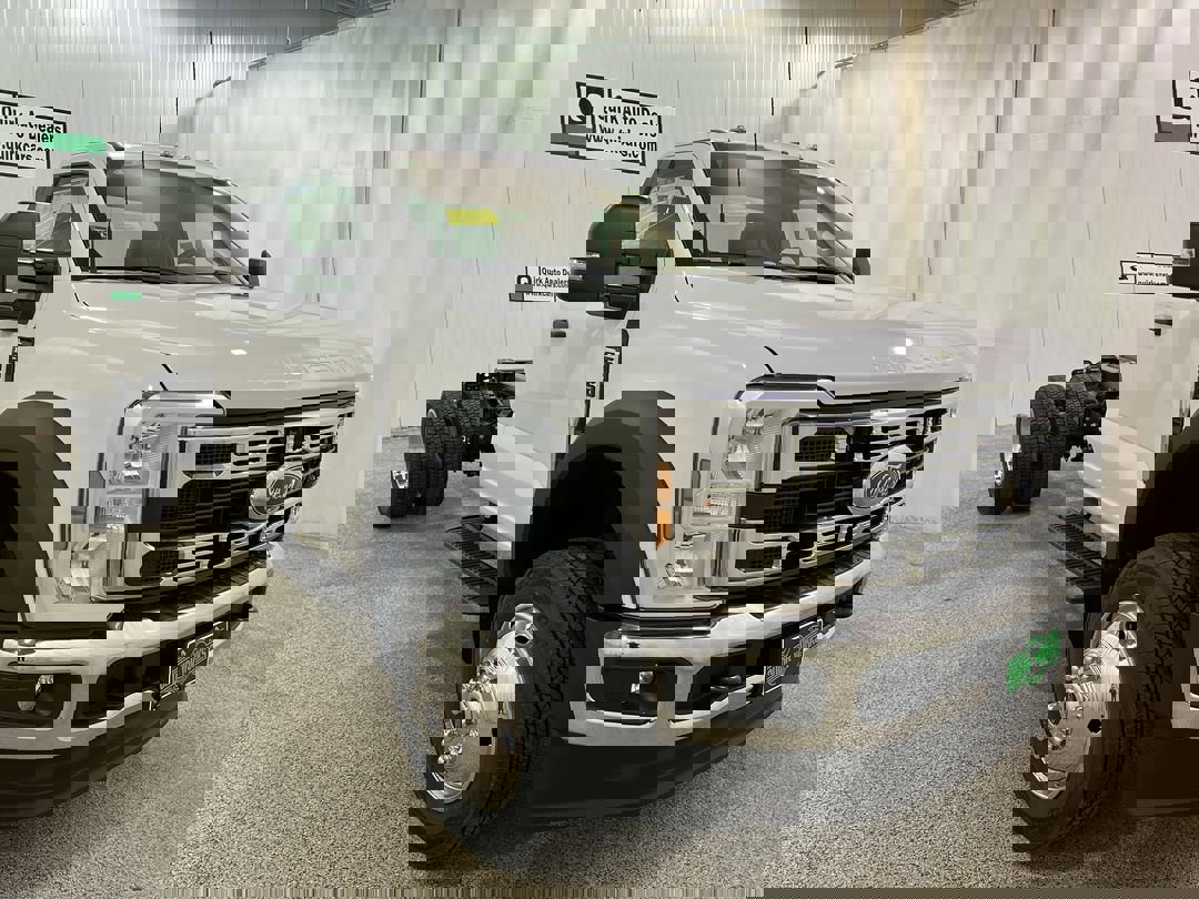 2026 Ford F-550 Super Duty Chassis Cab XL's photo