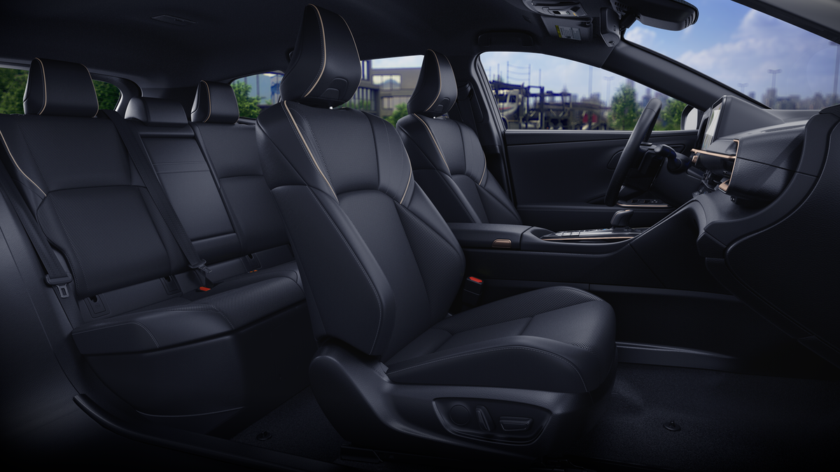 2025 Toyota Crown Signia XLE photo 15