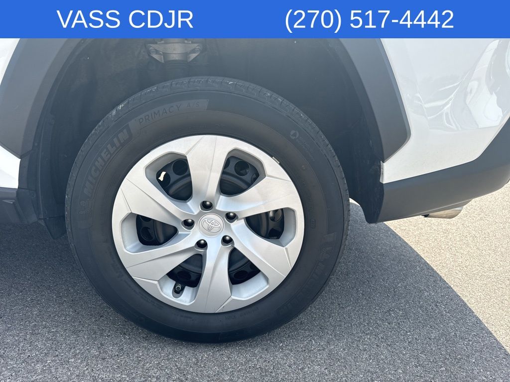 2024 Toyota RAV4 LE photo 22