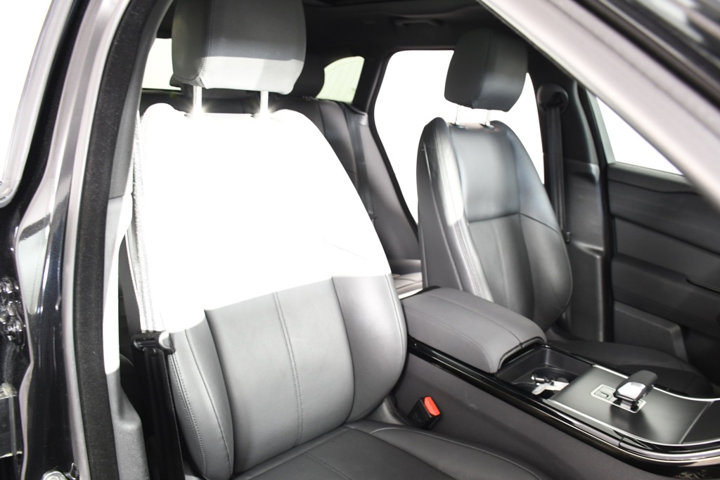 2025 Land Rover Range Rover Velar SE photo 19