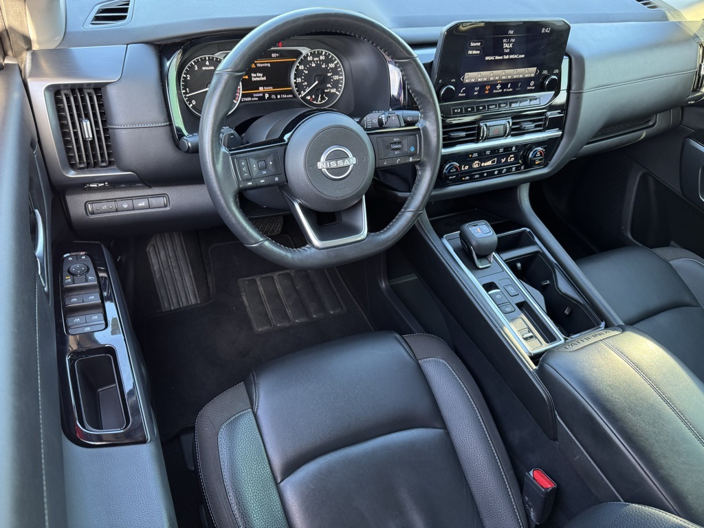 2023 Nissan Pathfinder SL photo 18