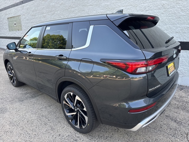 2025 Mitsubishi Outlander PHEV SE photo 5