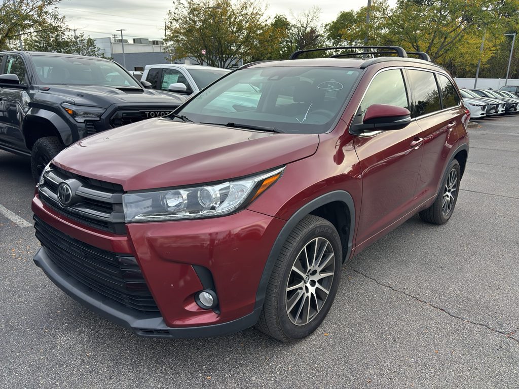 2017 Toyota Highlander SE photo 3