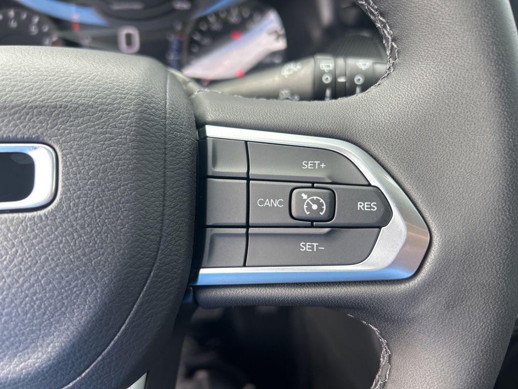 2025 Jeep Compass Latitude photo 38