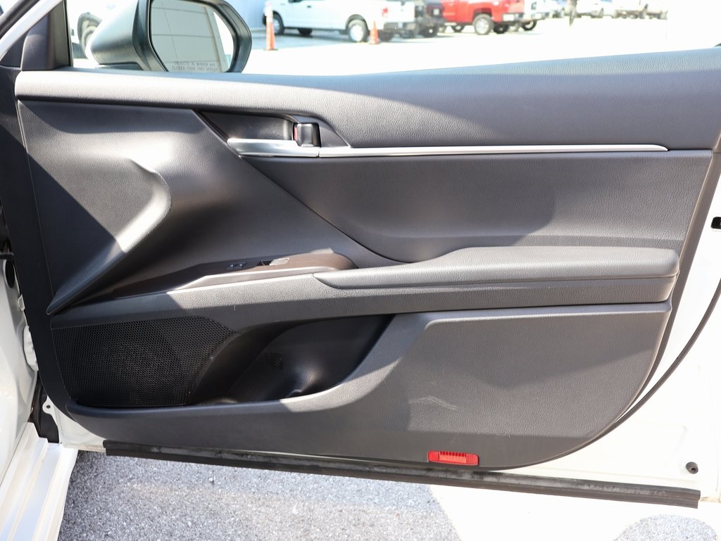 2024 Toyota Camry SE photo 8