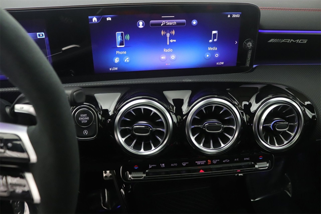 2026 Mercedes Benz CLA 35 AMG 4MATIC photo 4
