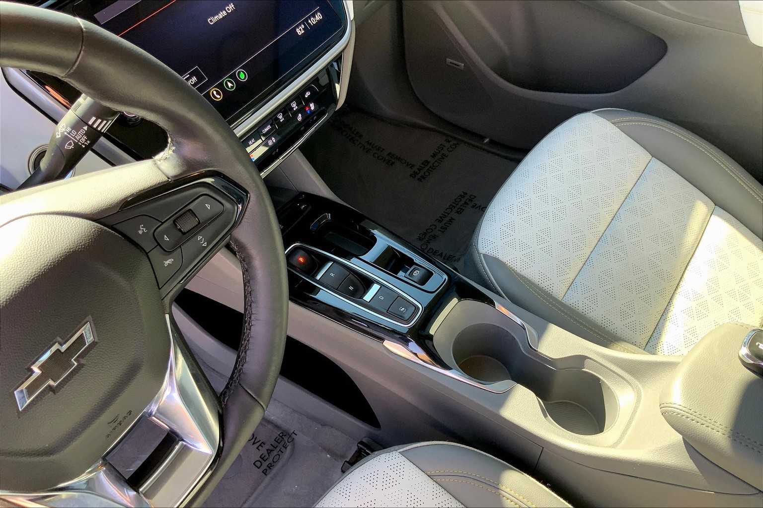 2022 Chevrolet Bolt EUV Premier photo 15