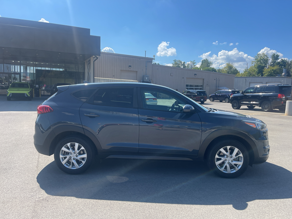 2019 Hyundai Tucson SE photo 2