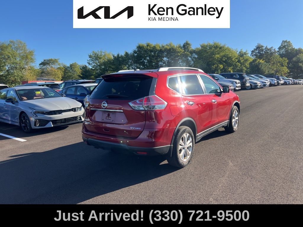 2016 Nissan Rogue SV photo 4