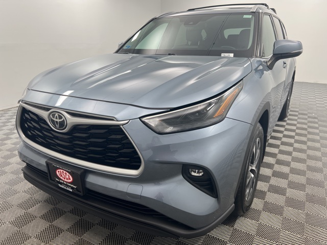 2022 Toyota Highlander XLE's photo