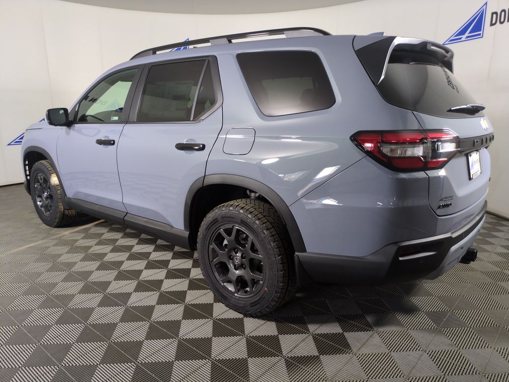 2025 Honda Pilot TrailSport photo 3