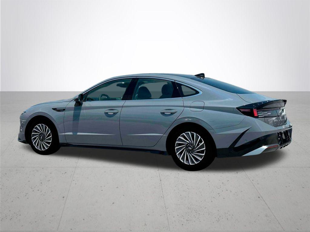 2025 Hyundai Sonata Hybrid Limited photo 4
