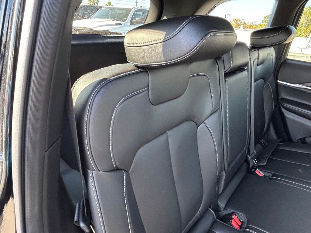 2025 Jeep Grand Cherokee Limited photo 22