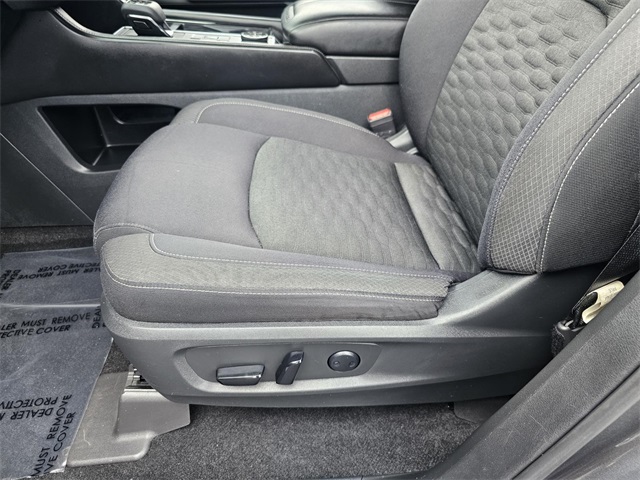 2022 Nissan Pathfinder SV photo 19