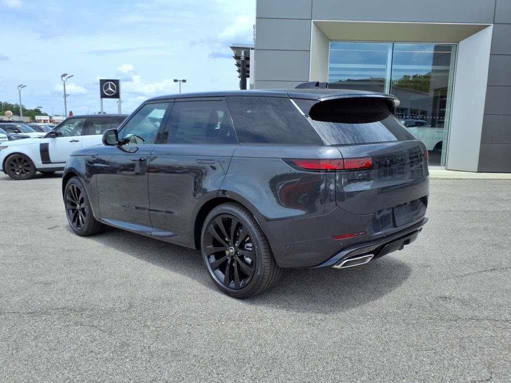 2025 Land Rover Range Rover Sport SE photo 3