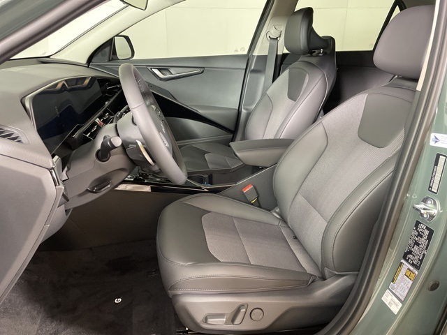 2025 Kia Niro EX Touring photo 18
