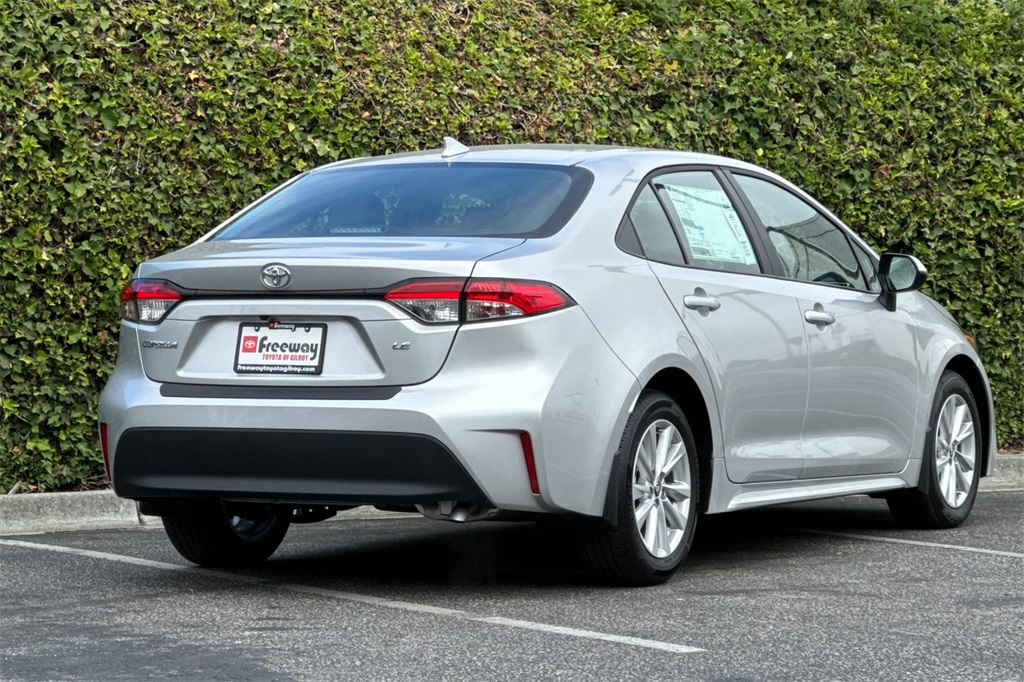 2025 Toyota Corolla LE photo 4