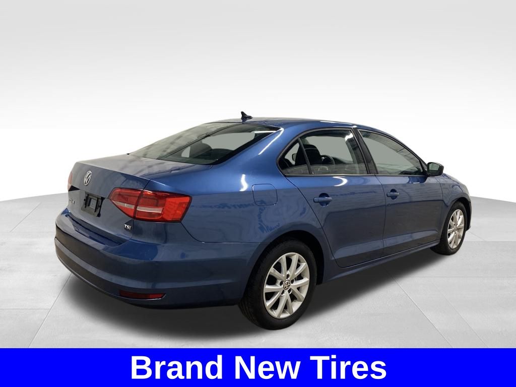 2015 Volkswagen Jetta 1.8T SE photo 4