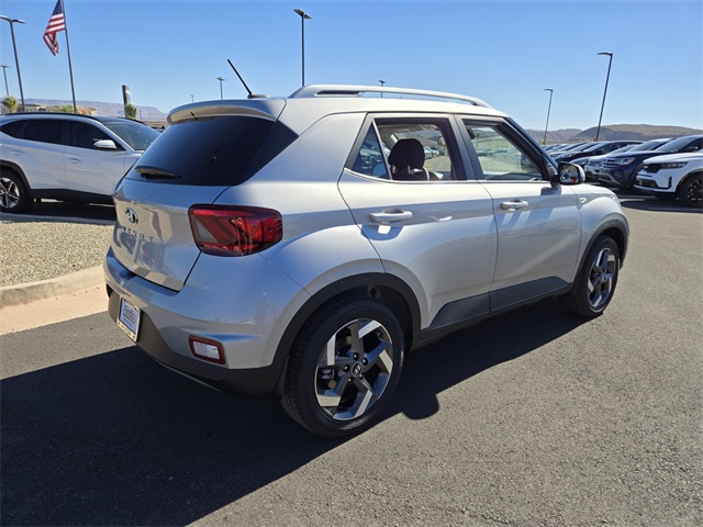 2026 Hyundai Venue SEL photo 3