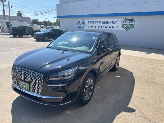 2023 Lincoln Corsair Standard photo 4