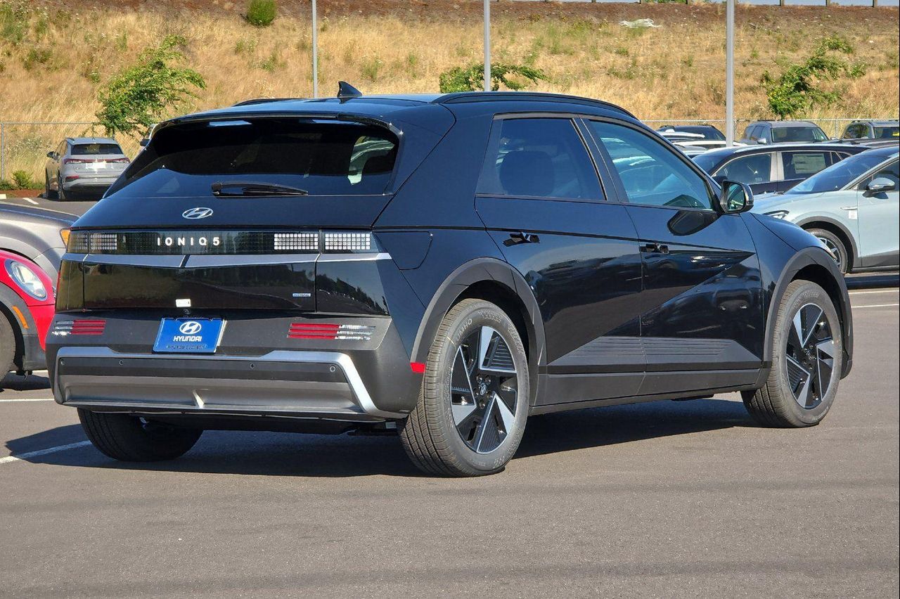 2025 Hyundai Ioniq 5 SEL photo 3