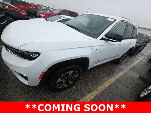 2022 Jeep Grand Cherokee 4xe's photo