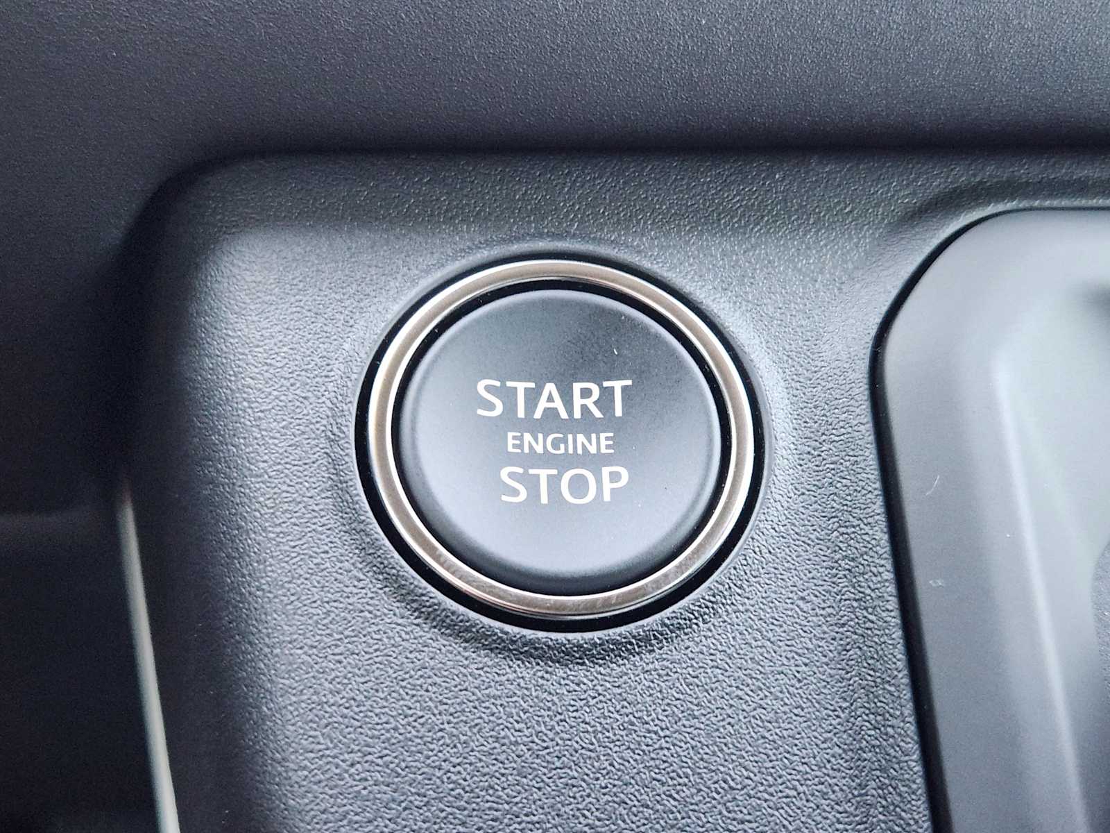 2025 Land Rover Defender 110 S photo 19