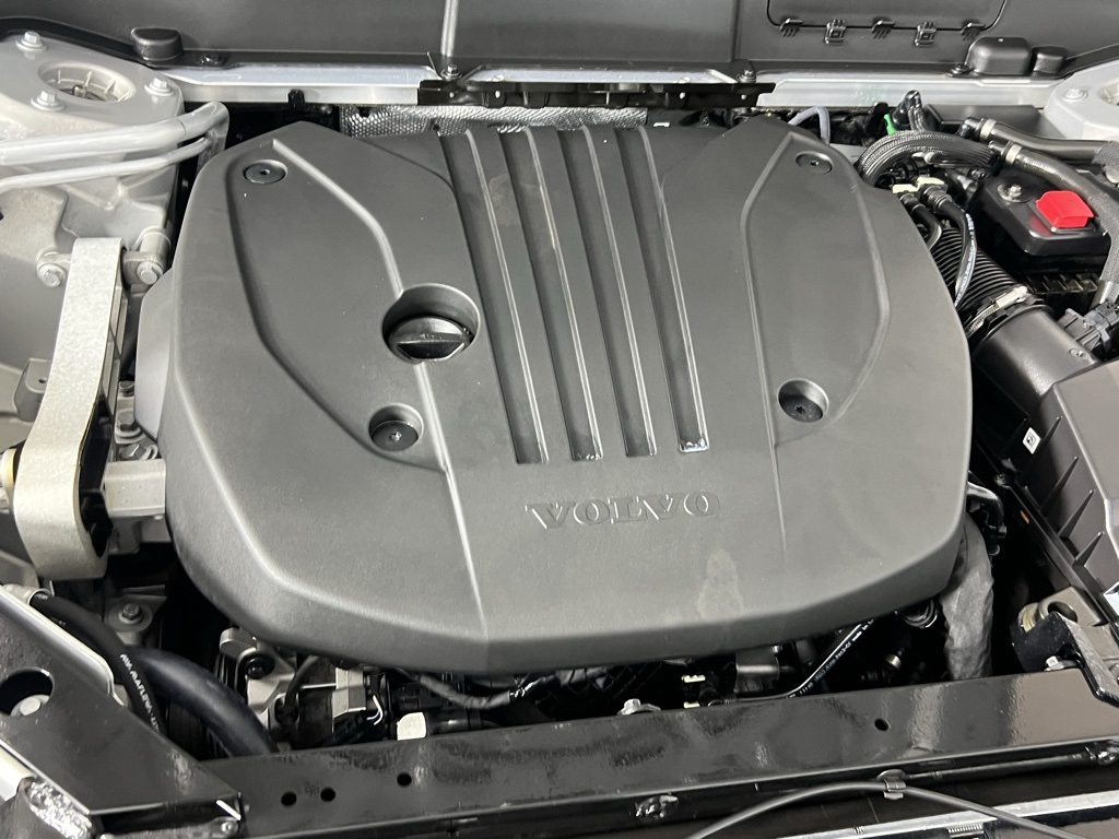 2024 Volvo XC60 B5 Core photo 32