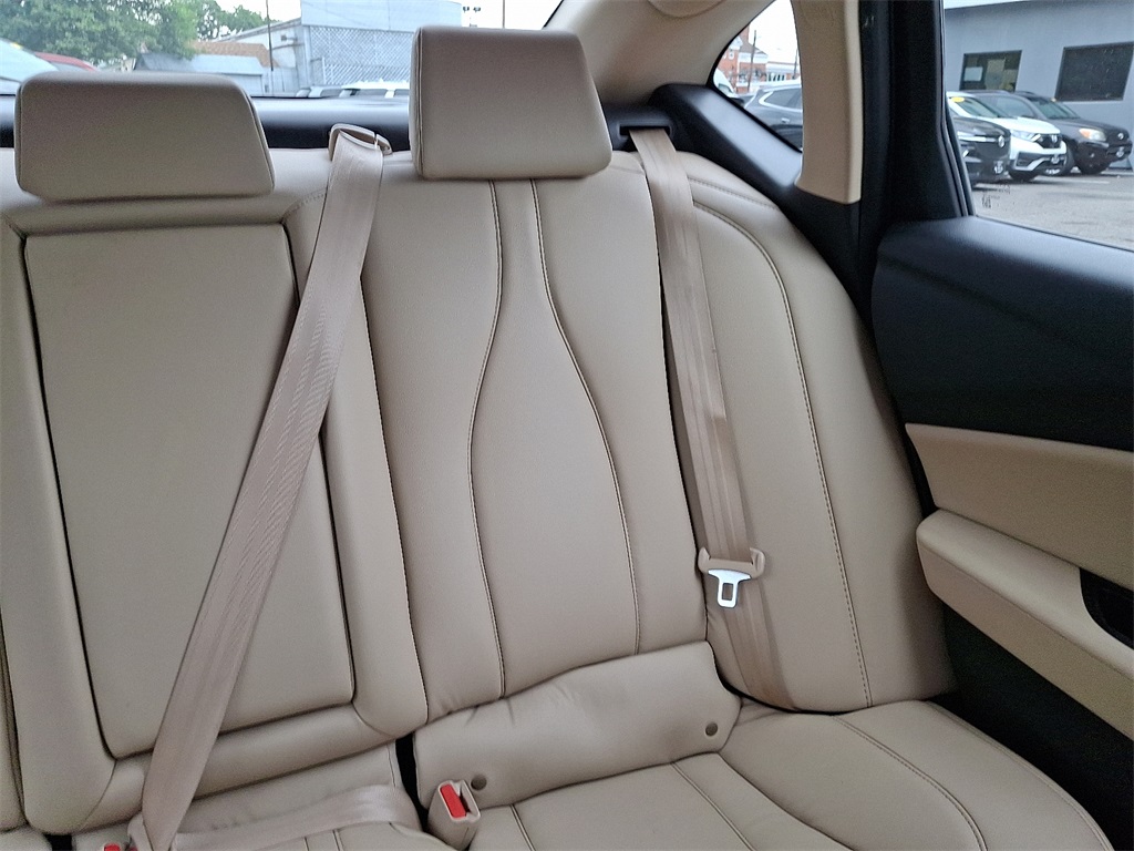 2022 Acura TLX Base photo 20