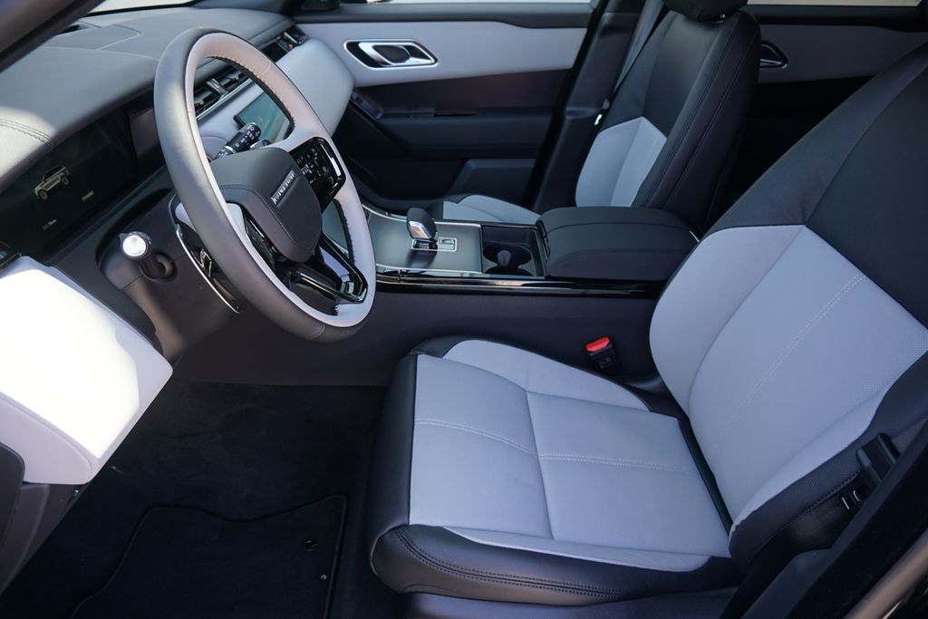 2026 Land Rover Range Rover Velar SE photo 28