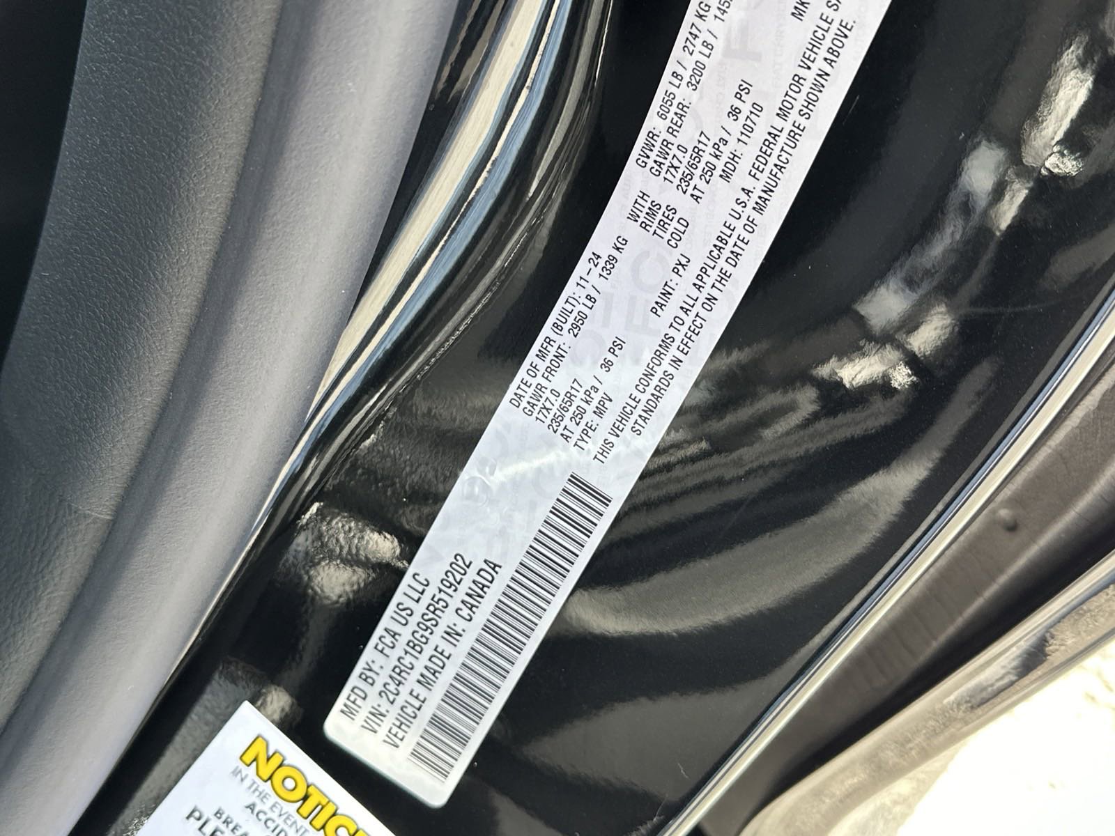 2025 Chrysler Pacifica photo 31