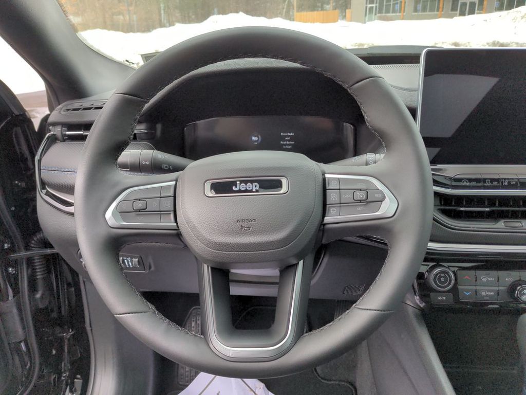 2025 Jeep Compass Limited photo 4