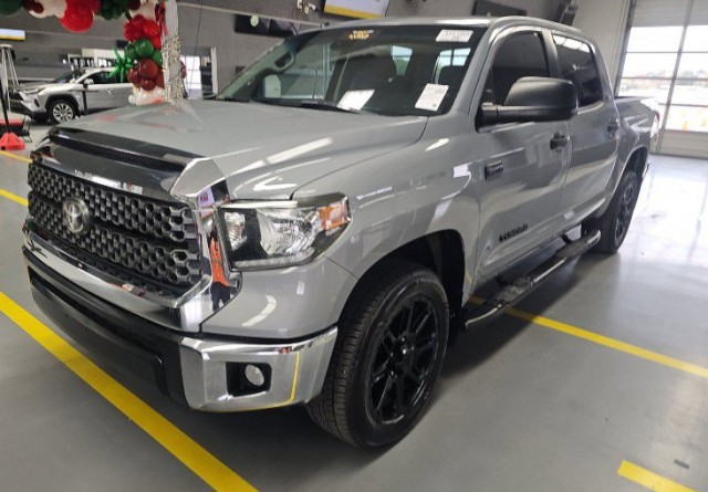 2019 Toyota Tundra SR5's photo