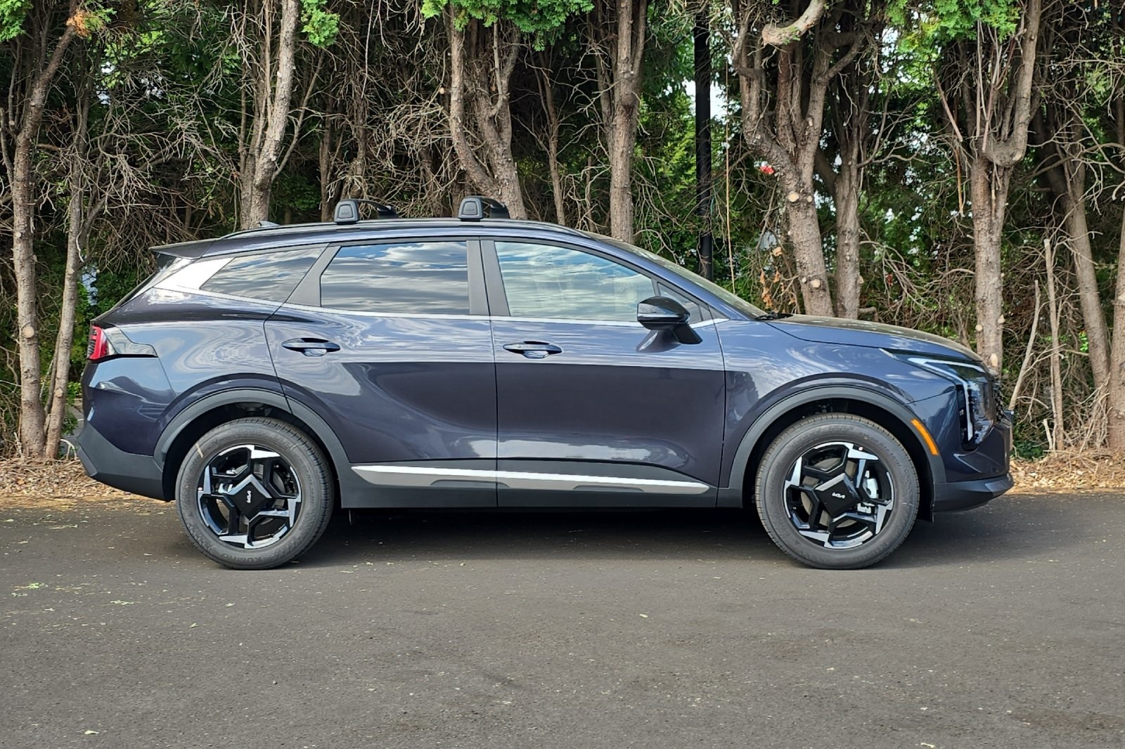 2026 Kia Sportage EX photo 2