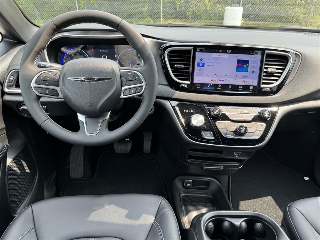 2026 Chrysler Voyager LX photo 15