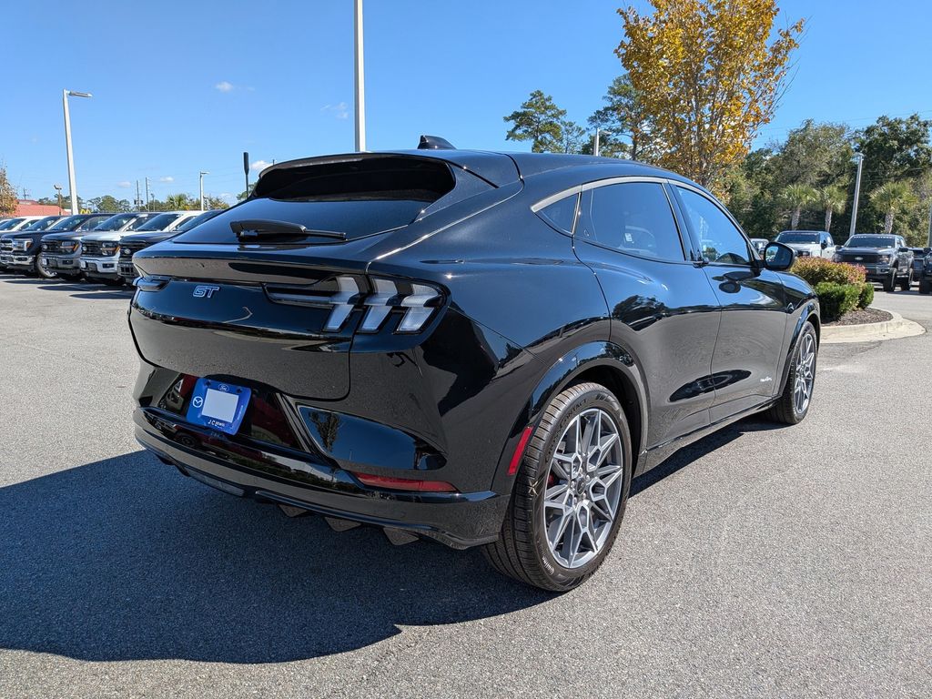 2025 Ford Mustang Mach-E GT photo 4