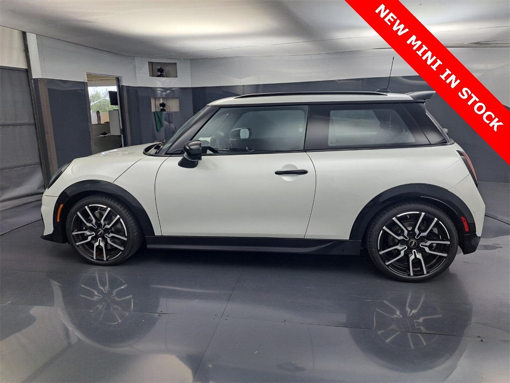 2026 Mini Cooper 2 Door Hardtop S Iconic photo 6