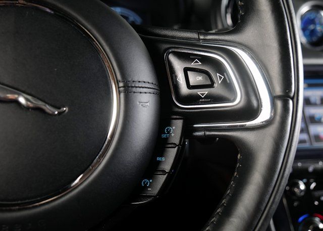2013 Jaguar XJ XJL Portfolio photo 21