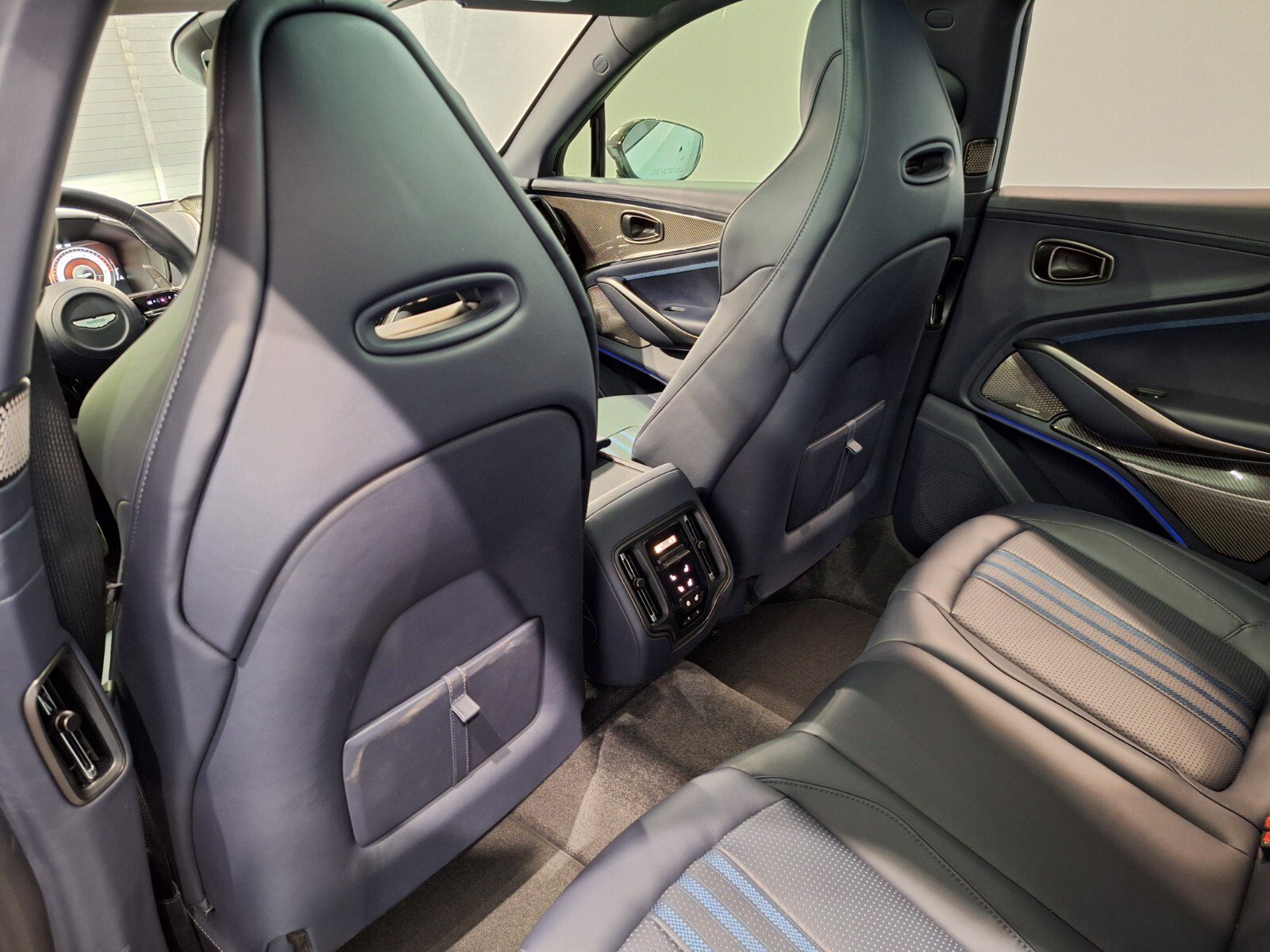 2025 Aston Martin DBX AM8 DBX707 photo 18