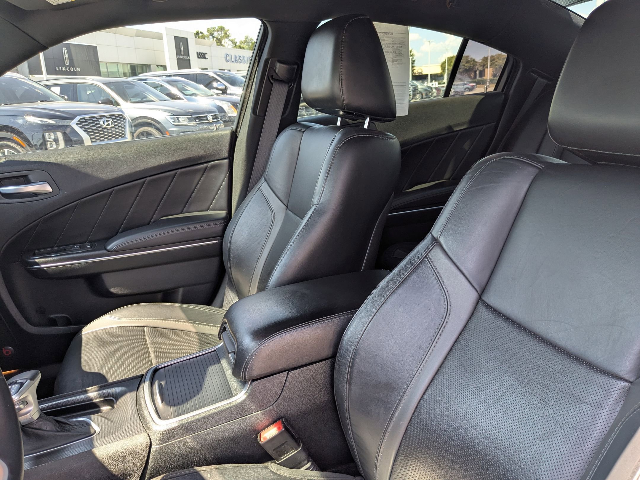 2016 Dodge Charger SXT photo 8